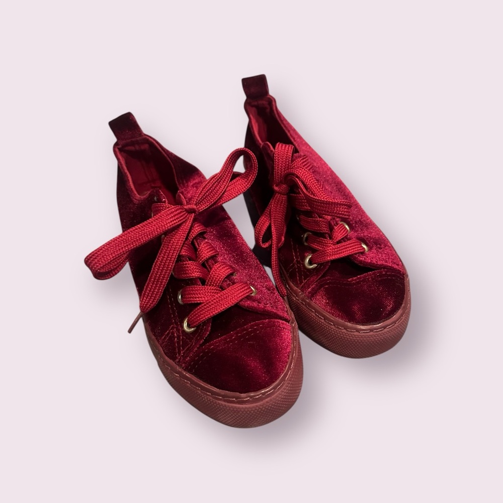 Girls Twisted Maroon Velvet Lace Up Shoes Sneakers Size 13